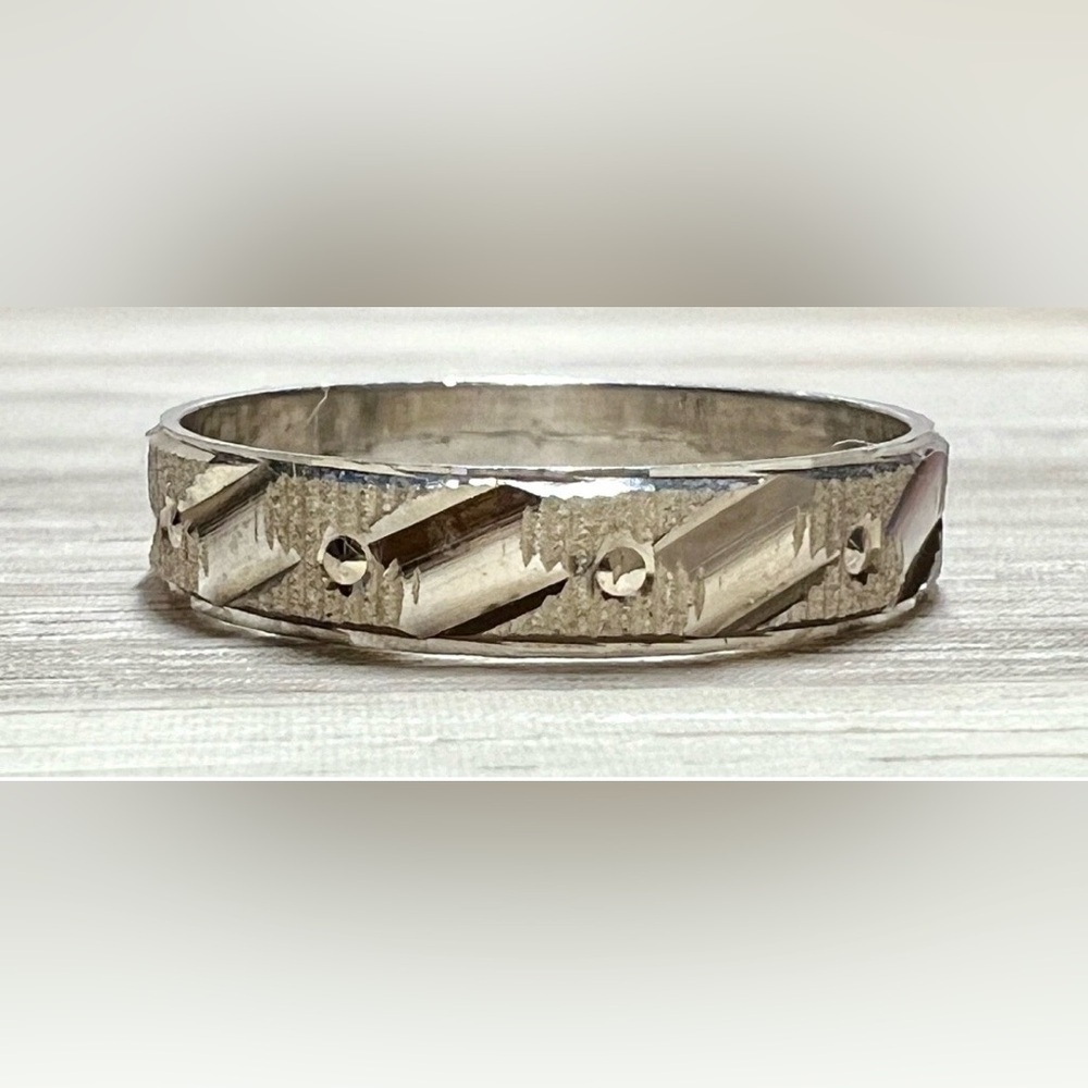 Vintage Handmade Sterling Silver Diamond-Cut Band Ring, Size 8, 1.5g